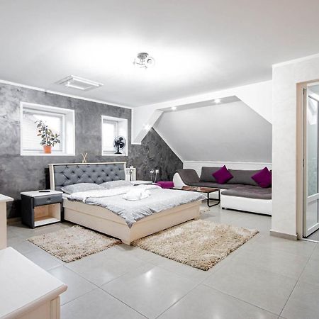 Cazare Moldi - Regim Hotelier Moldvahosszúmező Kültér fotó