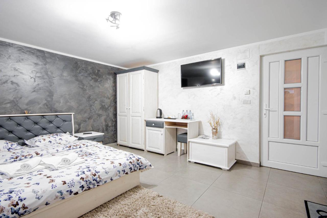 Cazare Moldi - Regim Hotelier Moldvahosszúmező Kültér fotó