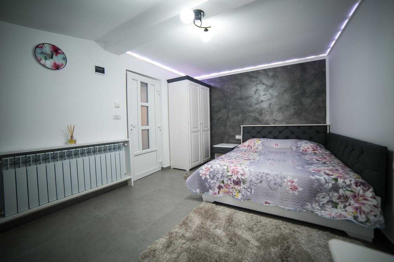 Cazare Moldi - Regim Hotelier Moldvahosszúmező Kültér fotó